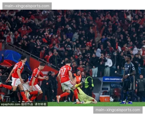 本菲卡门将特鲁宾第98分钟头槌绝杀，成为欧冠历史第五位进球门将